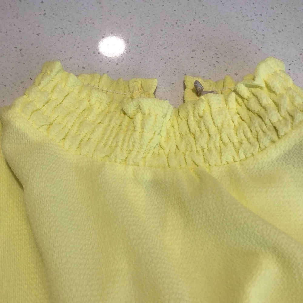 Pastel yellow blouse - Picture 3 of 4